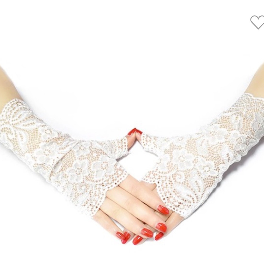 NWT WHITE FINGERLESS GLOVES OS